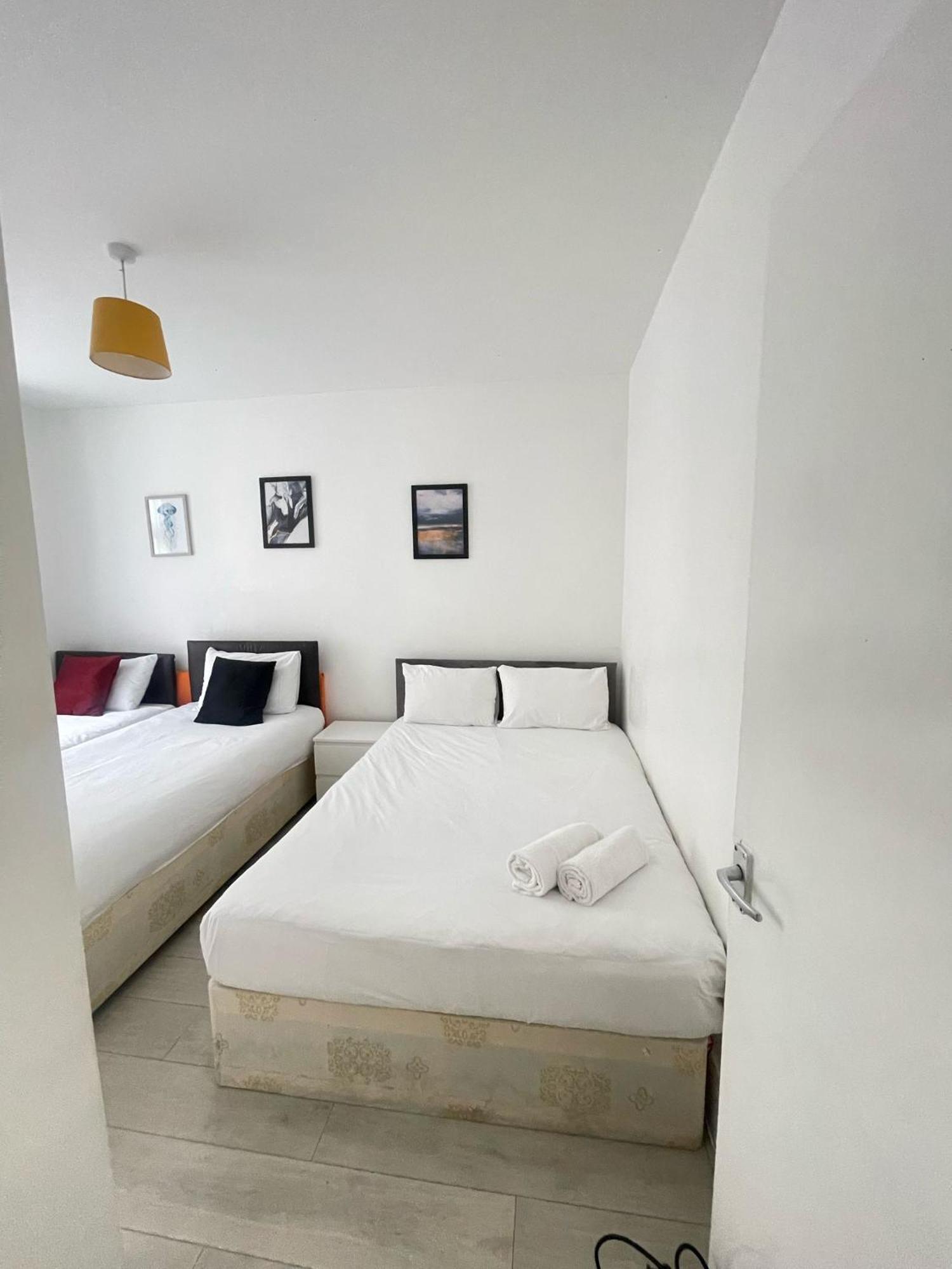 Lovely 2 Bed Flat 2 Floor Miles London Exterior photo